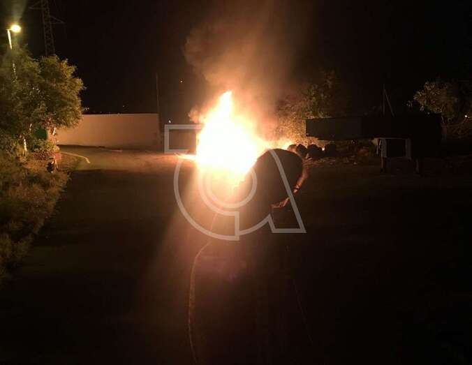 Las llamas alertaron a los vecinos (Foto TA)